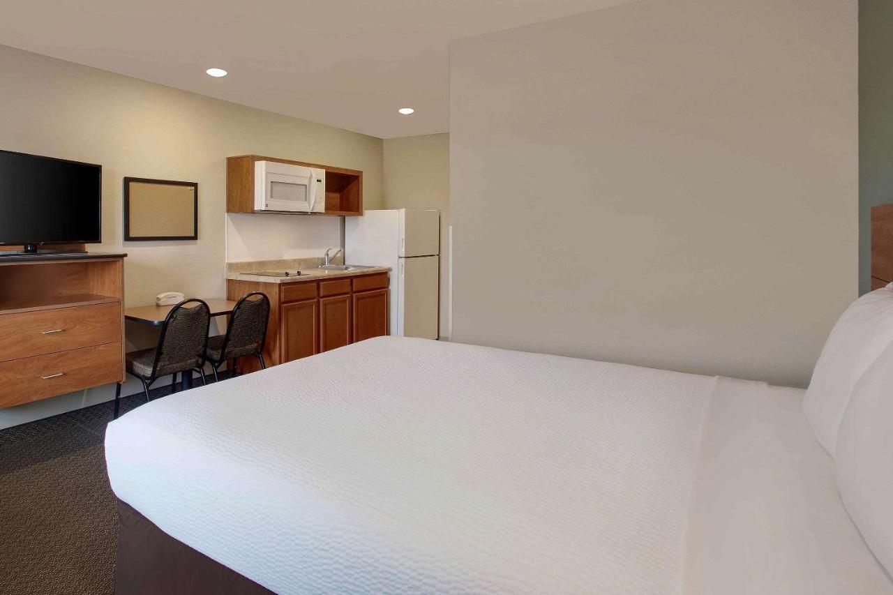 Woodspring Suites Frederick I-70 Экстерьер фото